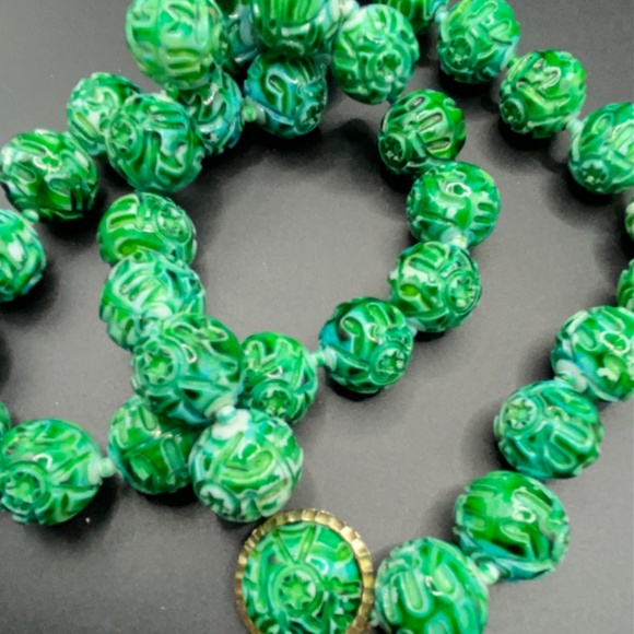 Vintage Hong Kong Vintage Green Acrylic Textured Beads Covered Gold Tone Slider - Picture 9 of 10
